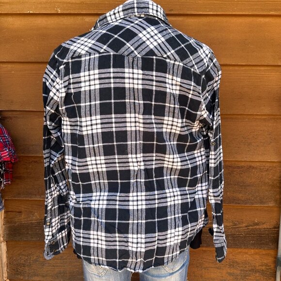 Jachs Girlfriend Bea Black Plaid Flannel Snap Button Up Shirt Size S - Picture 3 of 10